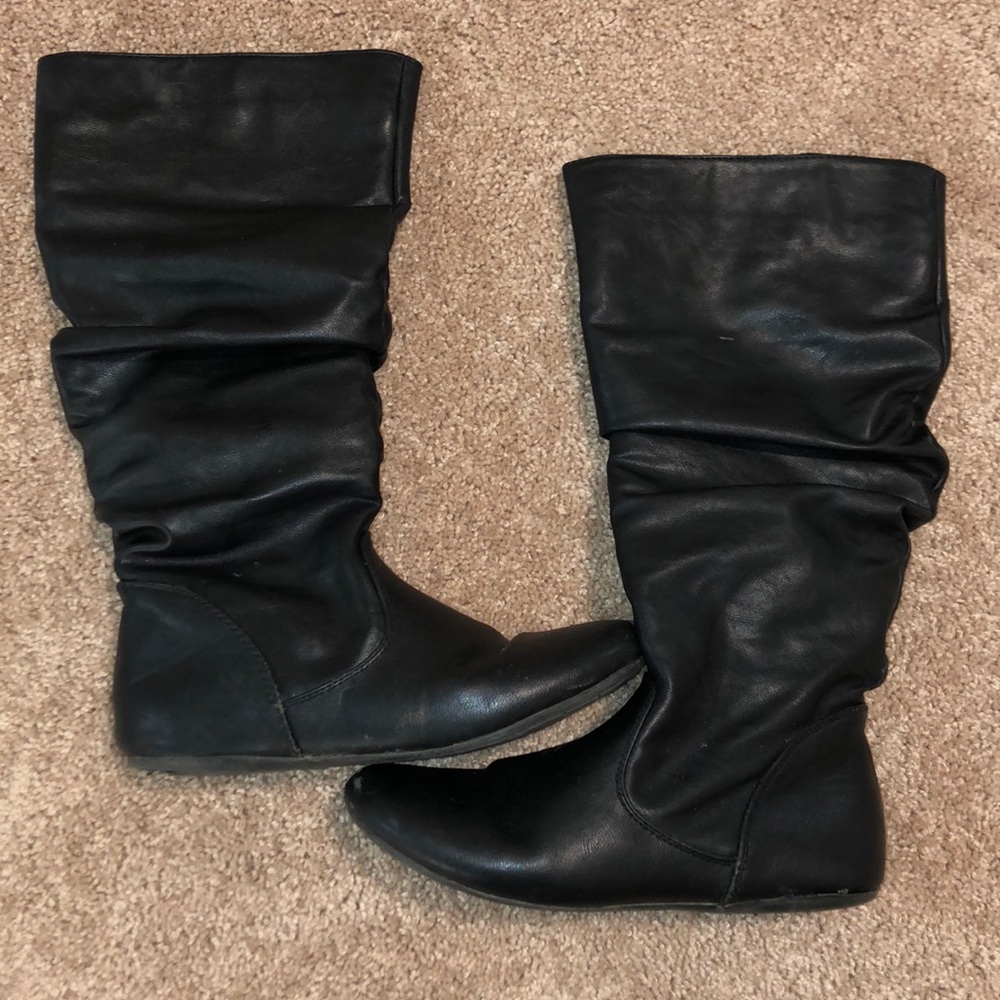 Black boots!